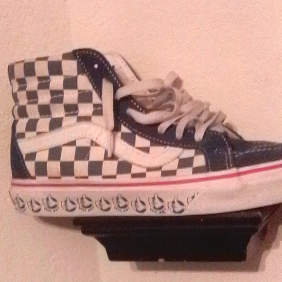 Vans - Picture 1 of 11